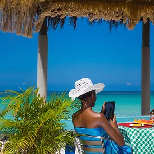 Legends Beach 3*, Negril Jamaica