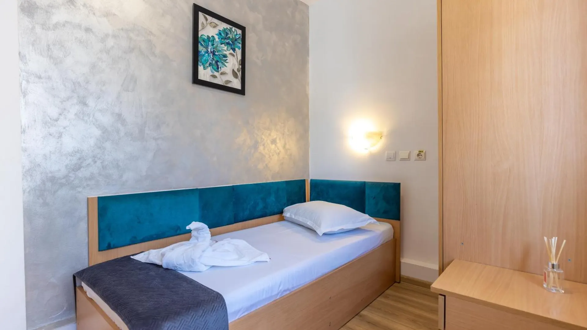 Hotel Sir Gara De Nord Bucharest 0*,